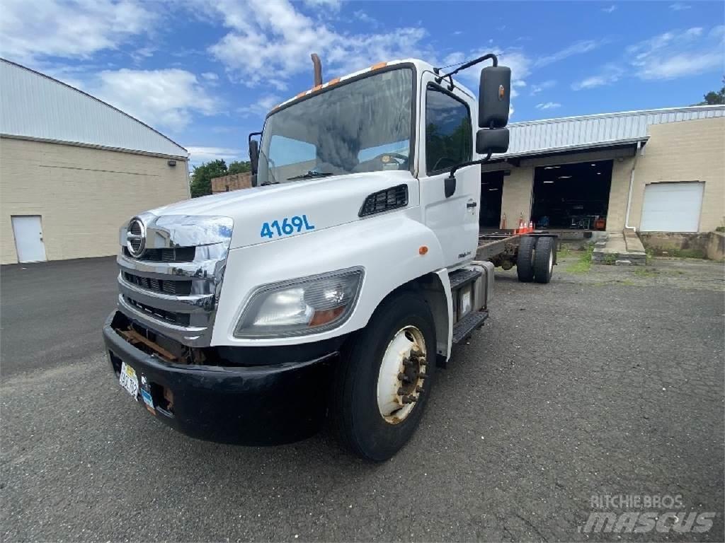 Hino 338 商用底盤車