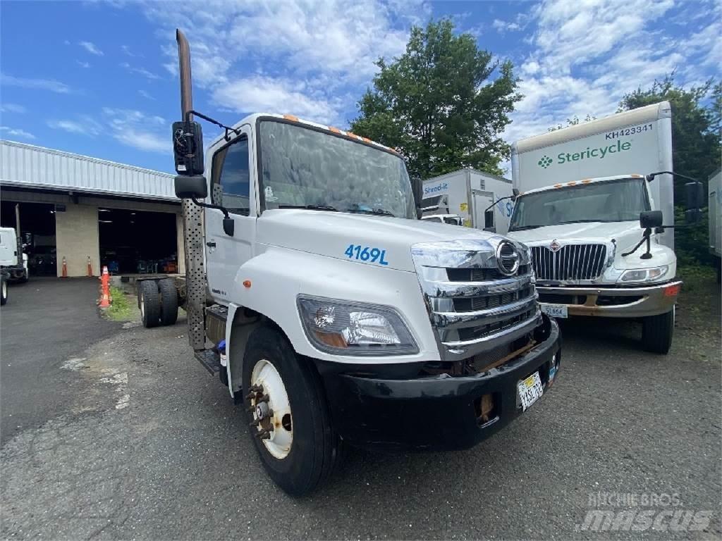 Hino 338 商用底盤車
