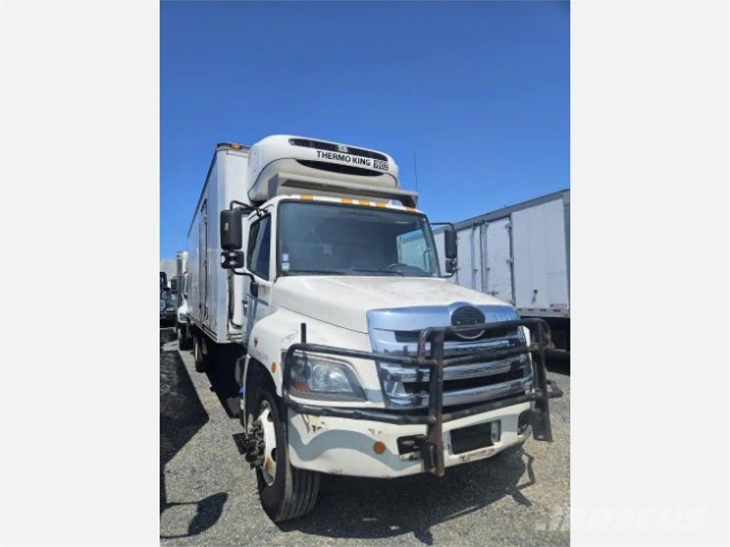 Hino 338 溫控卡車