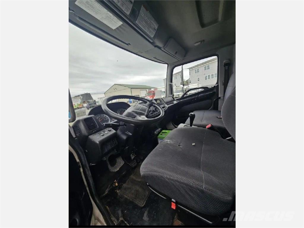 Hino 338 溫控卡車