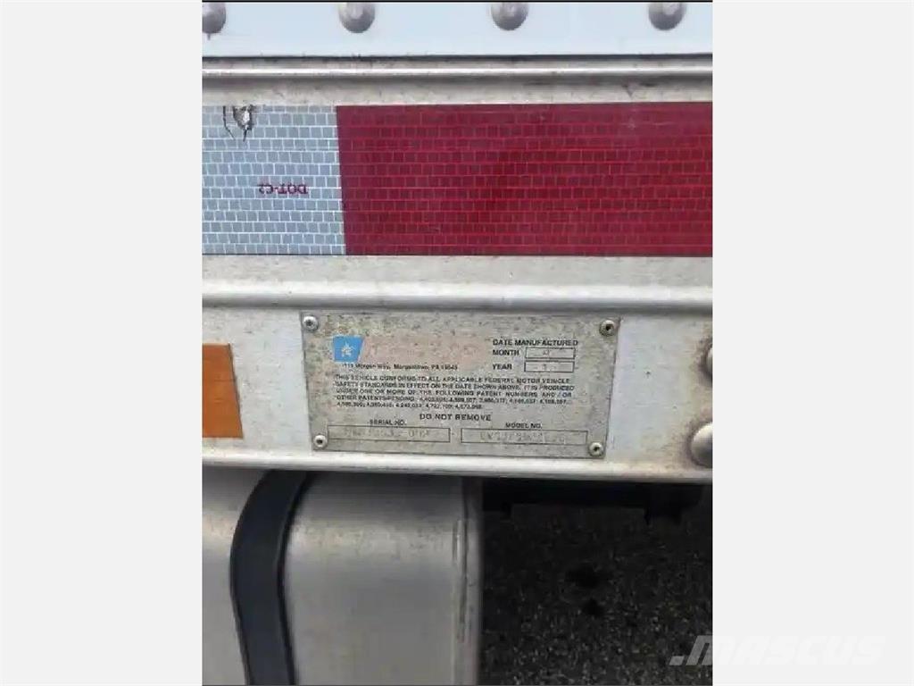 Hino 338 貨箱式卡車