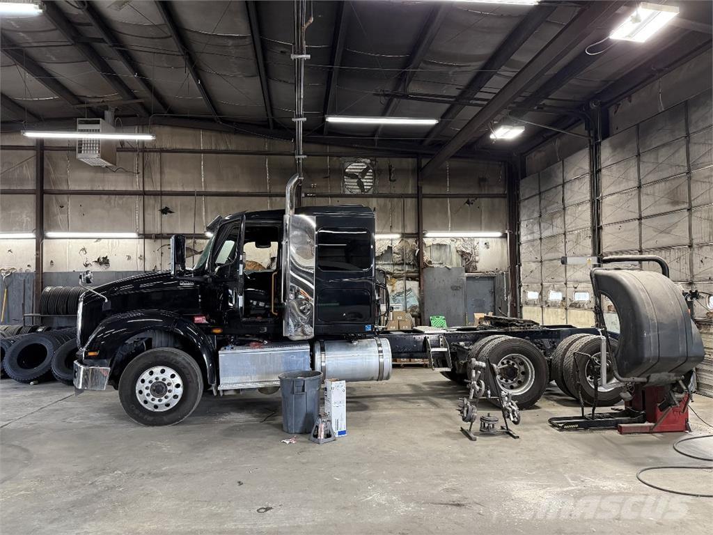 International HX620 曳引機組件