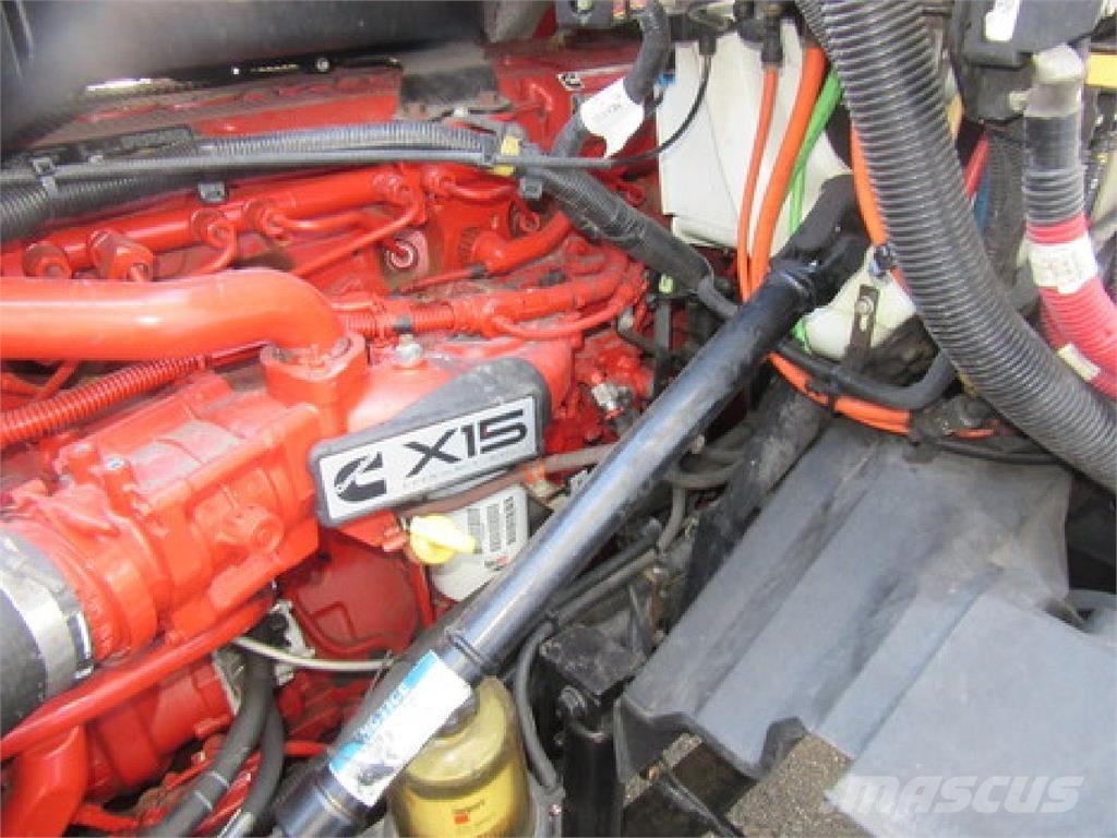 International LT625 曳引機組件