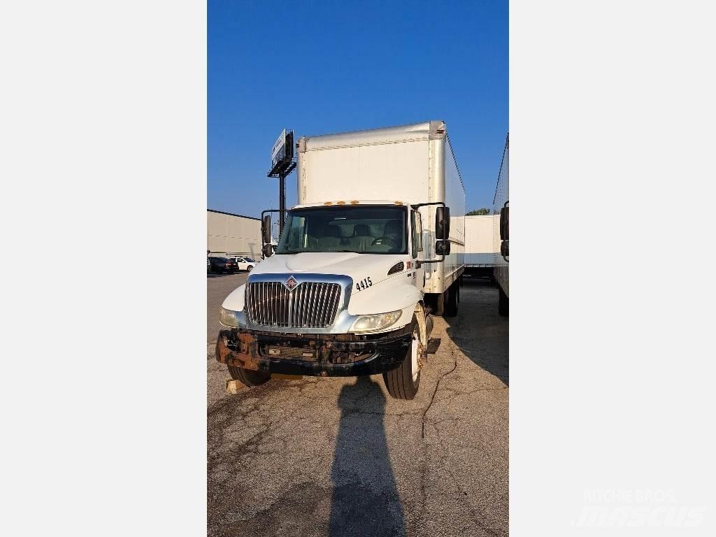 International MA025 貨箱式卡車