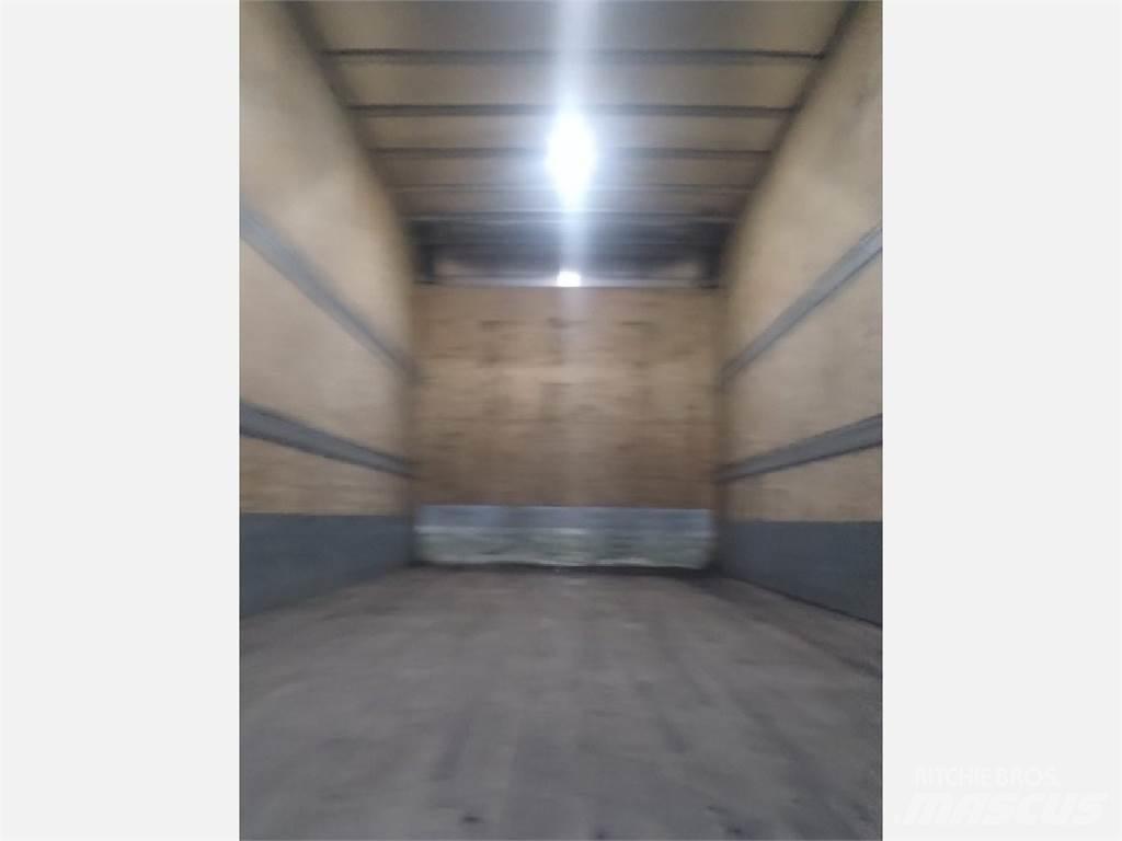 International MV 貨箱式卡車