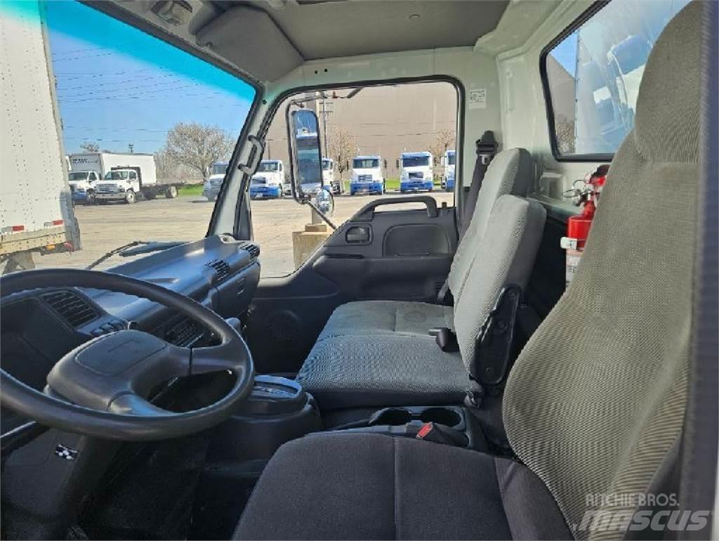 Isuzu NPR 貨箱式卡車