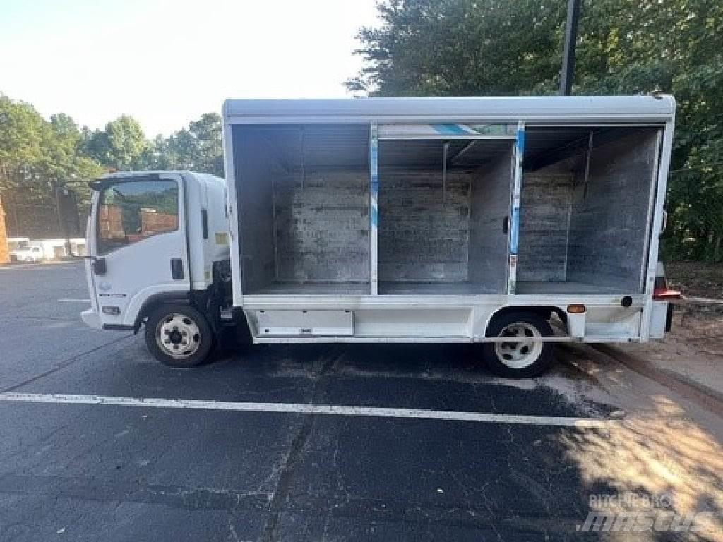 Isuzu NRR 飲料運輸卡車