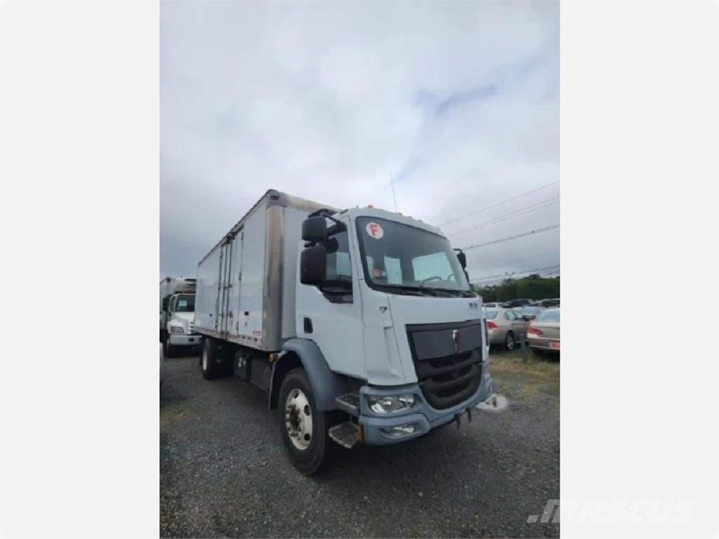 Kenworth K270 貨箱式卡車
