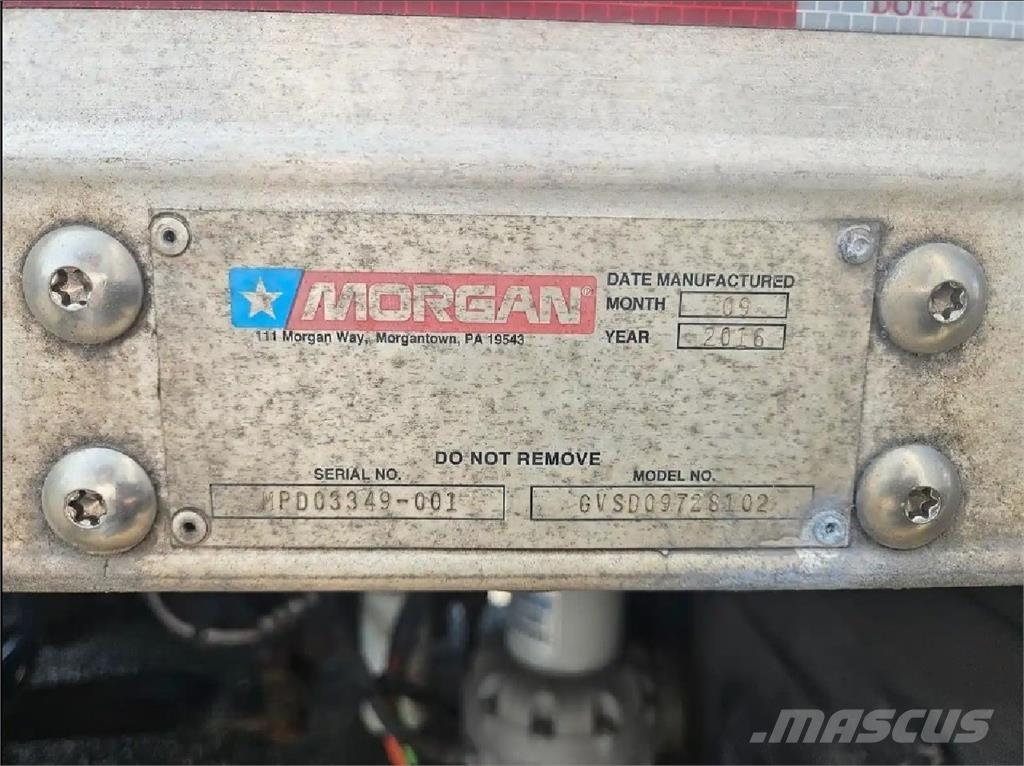 Kenworth K370 貨箱式卡車