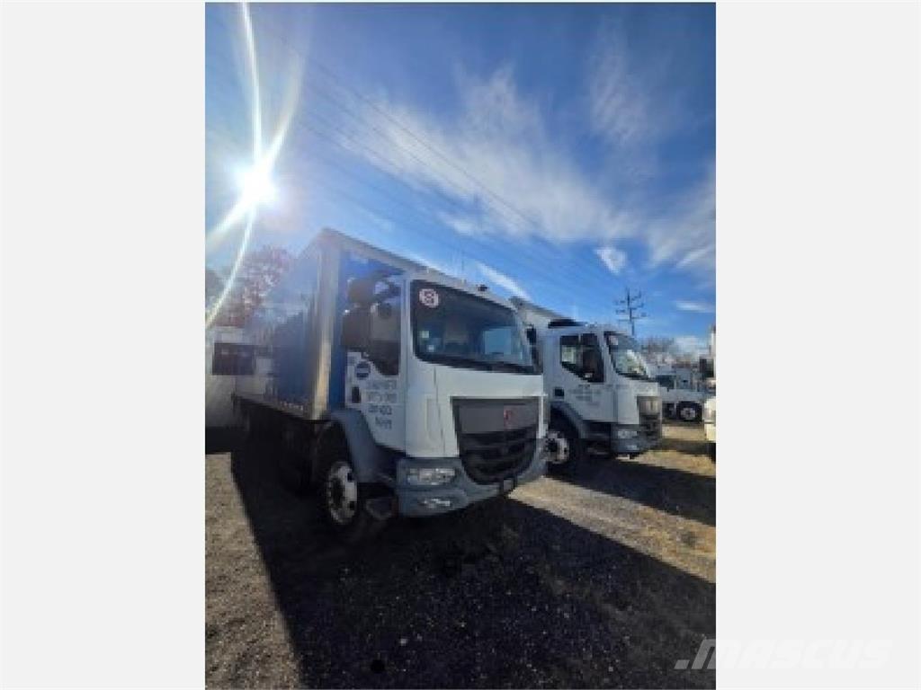 Kenworth K370 貨箱式卡車