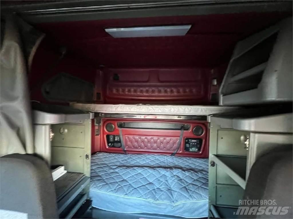 Kenworth T-2000 曳引機組件