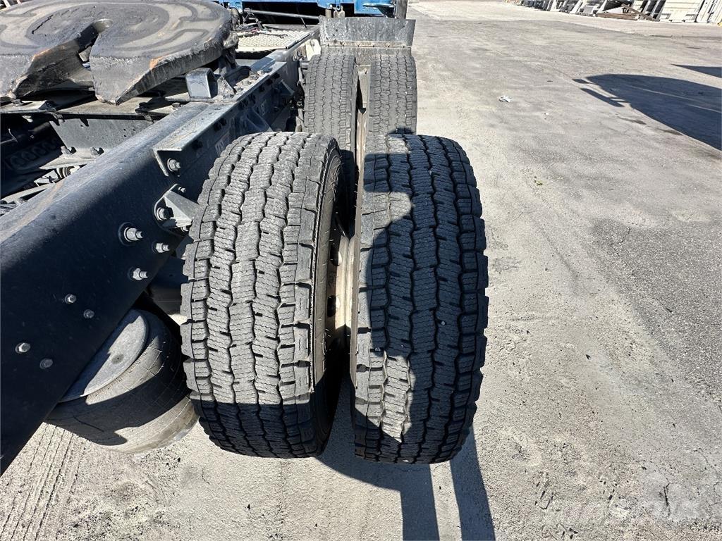 Kenworth T680 曳引機組件