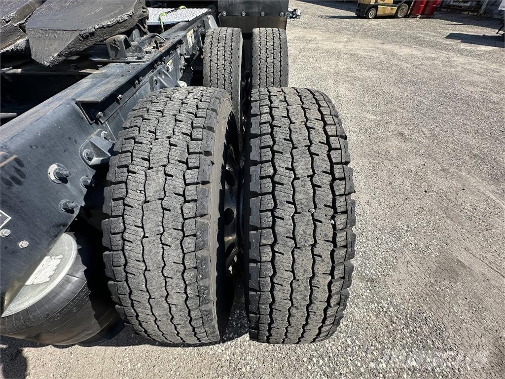 Kenworth T680 曳引機組件