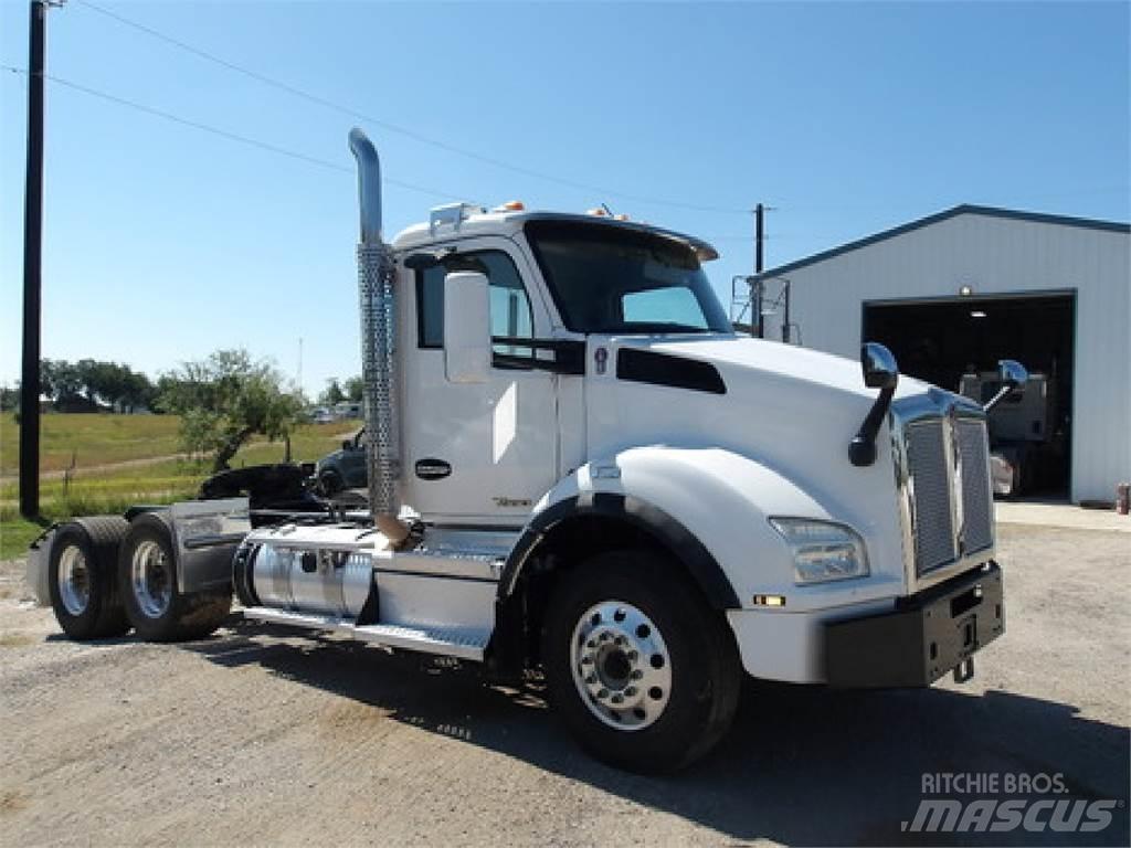 Kenworth T880 曳引機組件