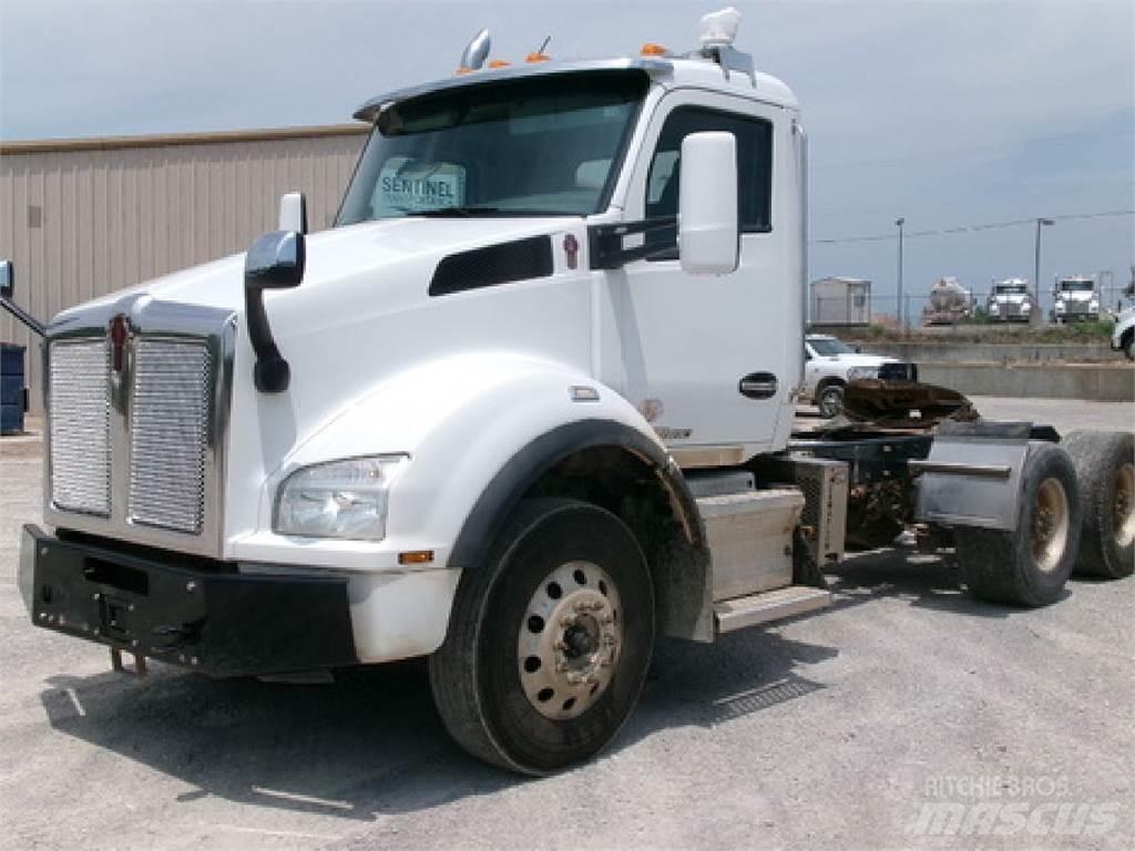 Kenworth T880 曳引機組件