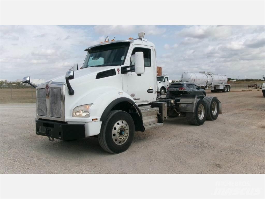 Kenworth T880 曳引機組件