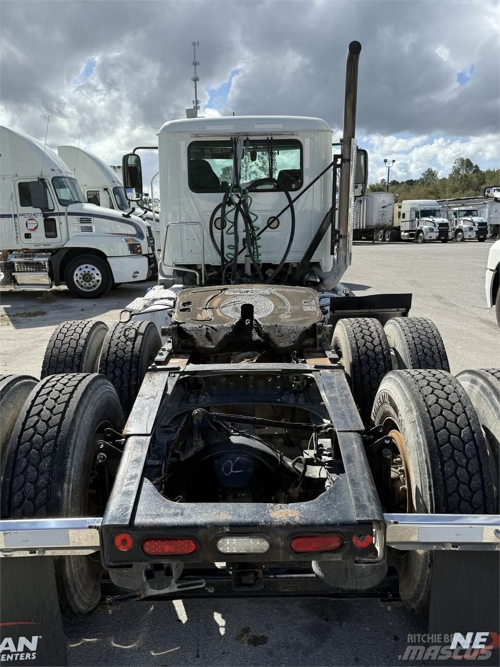 Mack AN64T 曳引機組件
