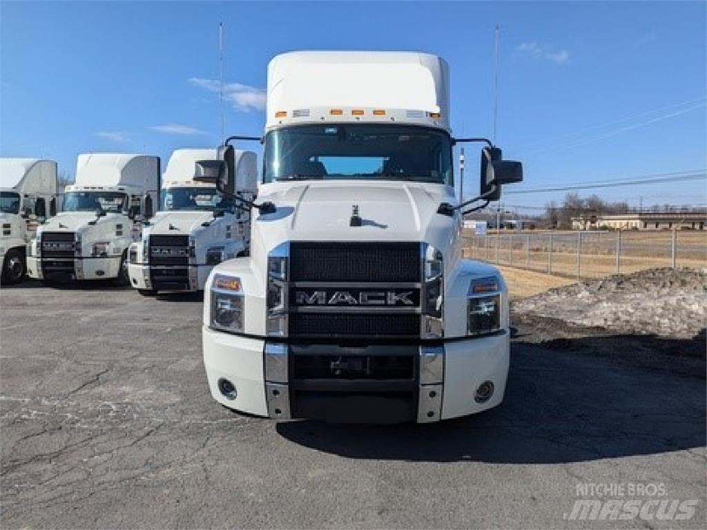 Mack AN64T 曳引機組件