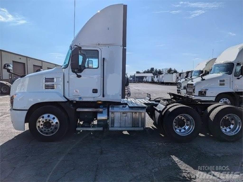 Mack AN64T 曳引機組件
