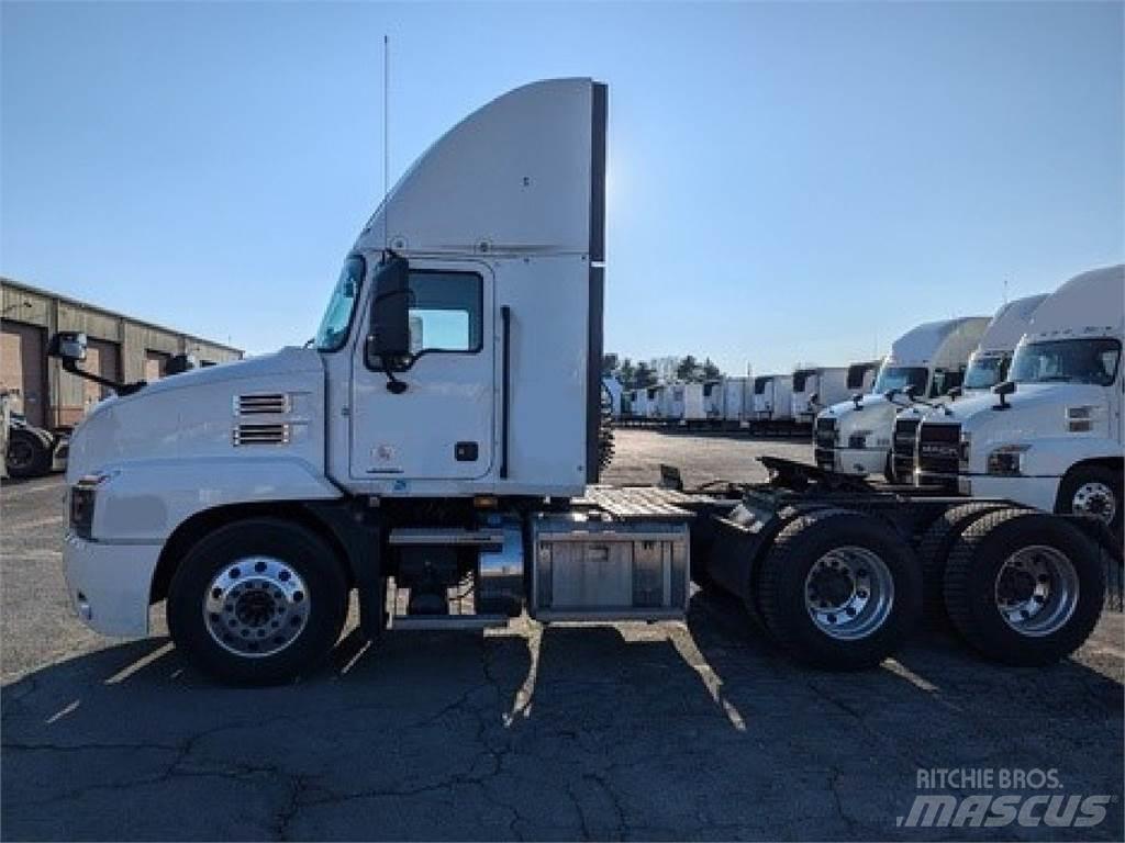 Mack AN64T 曳引機組件