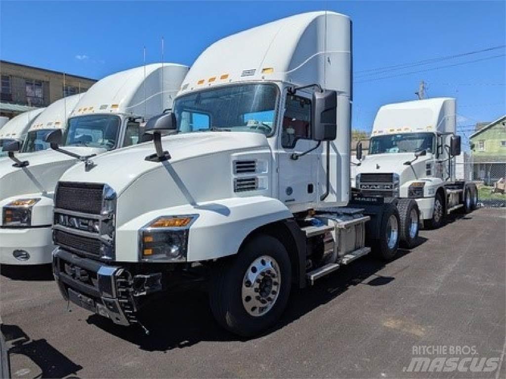 Mack AN64T 曳引機組件