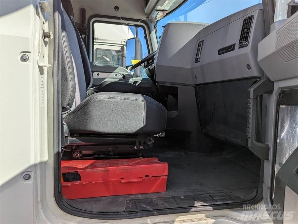 Mack AN64T 曳引機組件