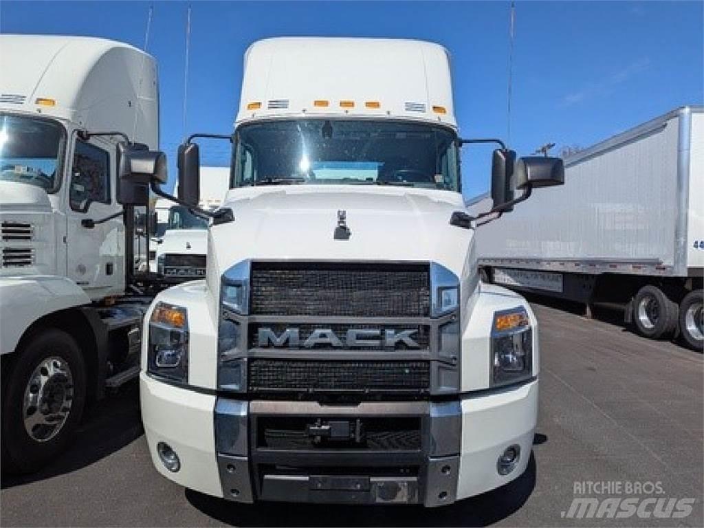 Mack AN64T 曳引機組件