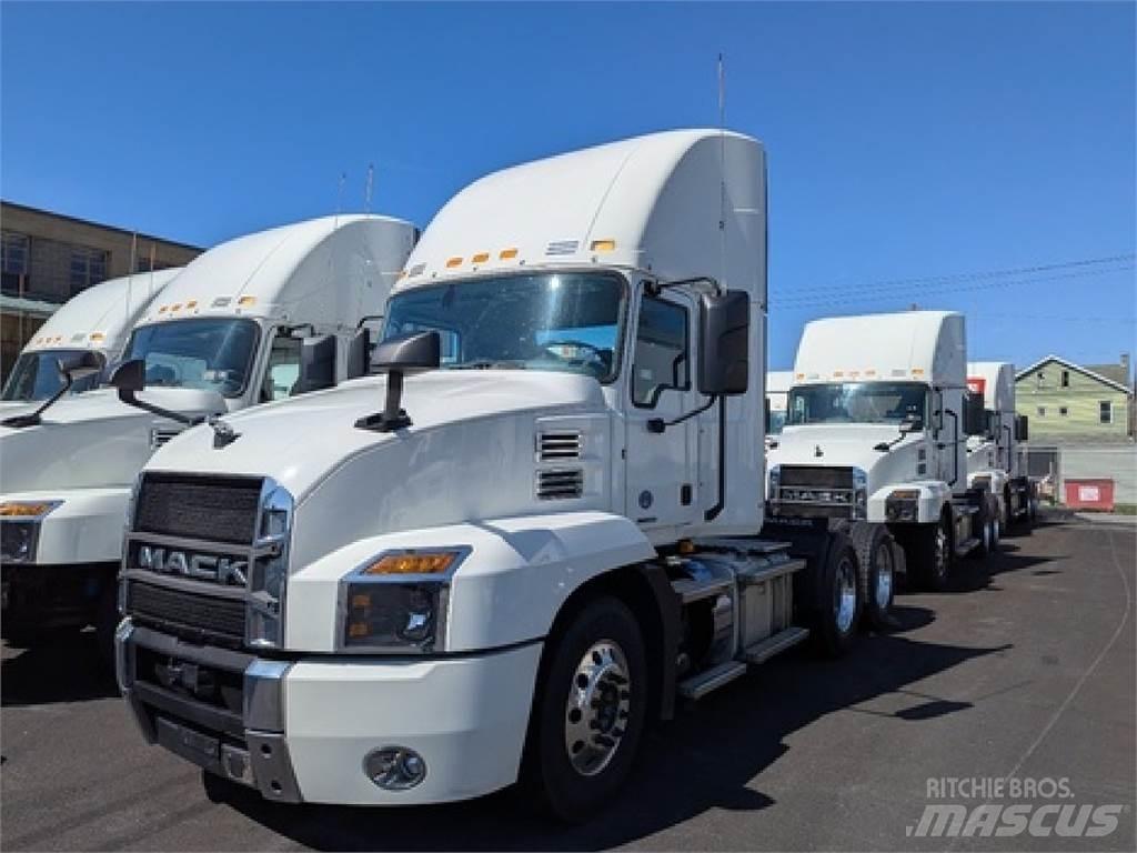Mack AN64T 曳引機組件