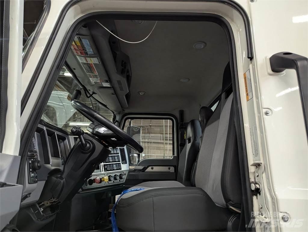 Mack AN64T 曳引機組件