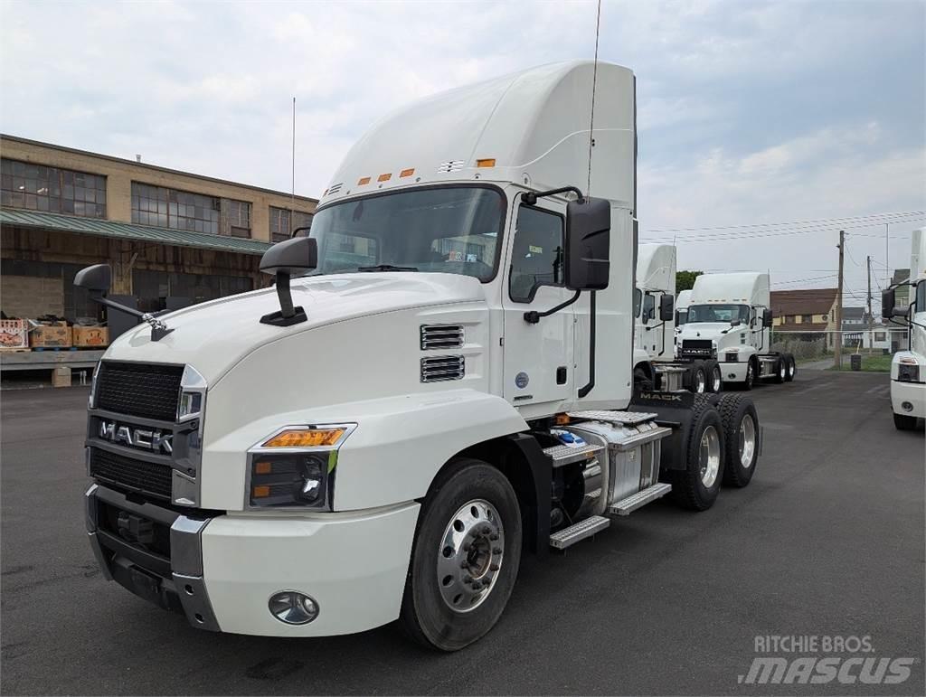 Mack AN64T 曳引機組件