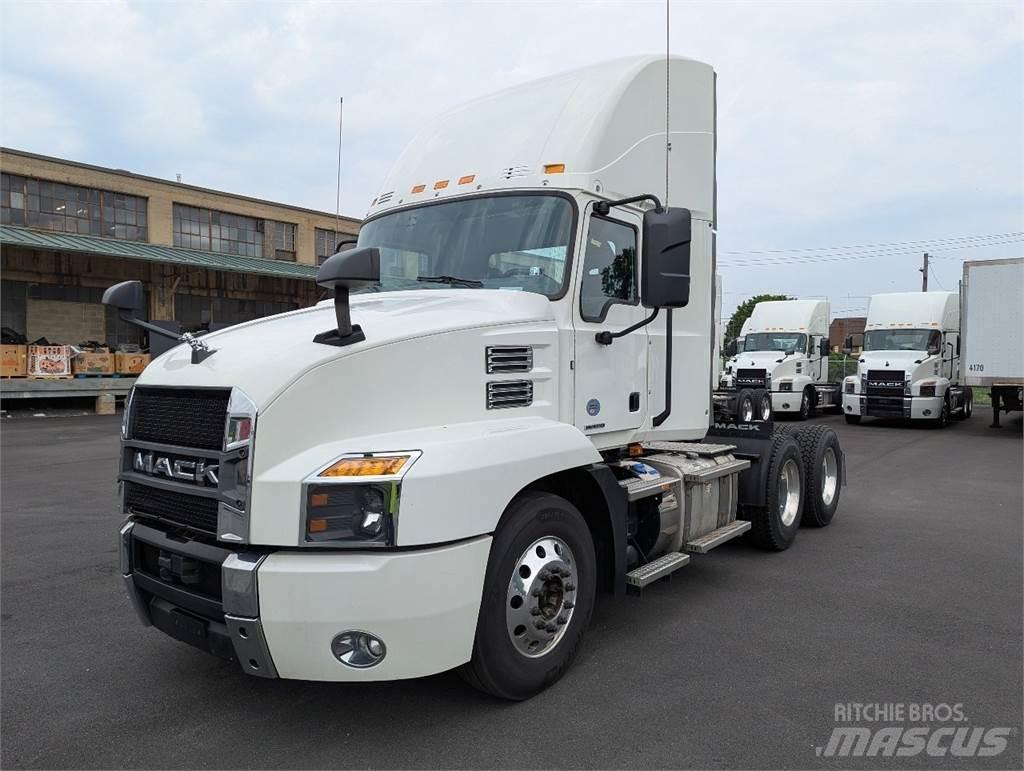 Mack AN64T 曳引機組件