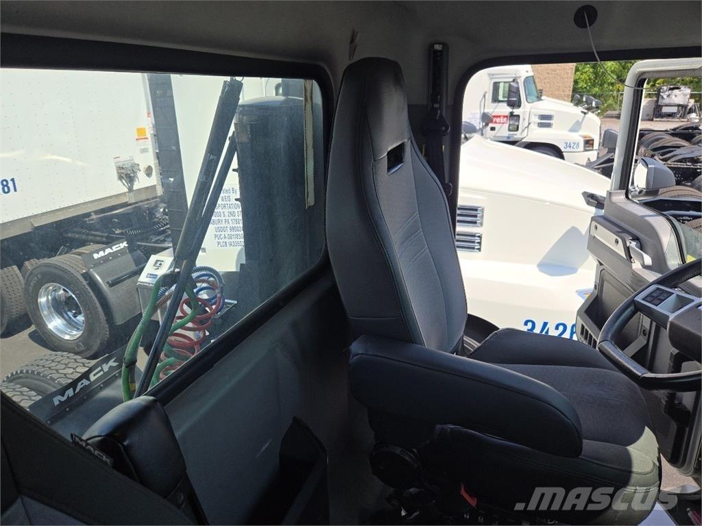 Mack AN64T 曳引機組件