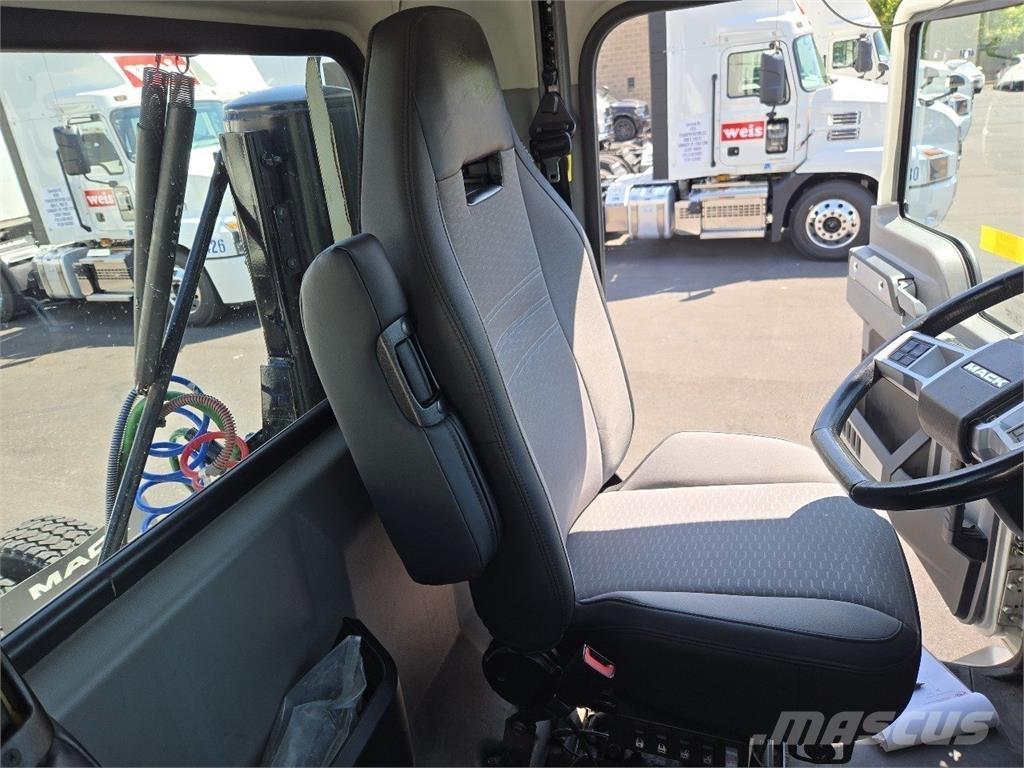 Mack AN64T 曳引機組件