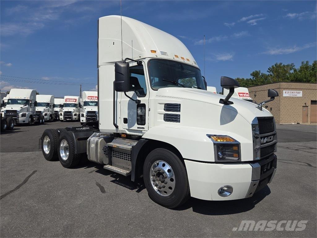 Mack AN64T 曳引機組件