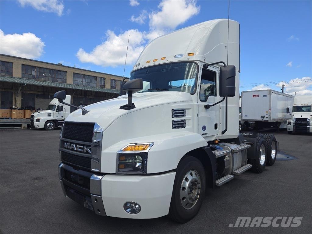Mack AN64T 曳引機組件