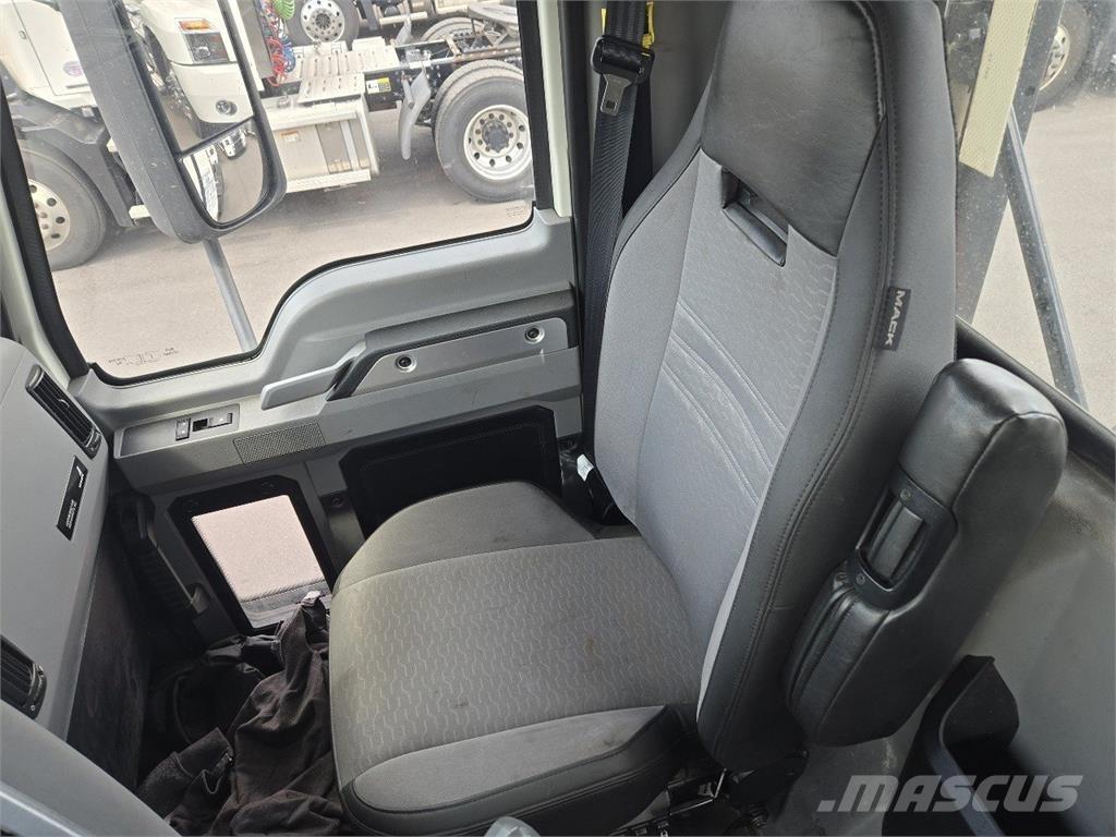 Mack AN64T 曳引機組件