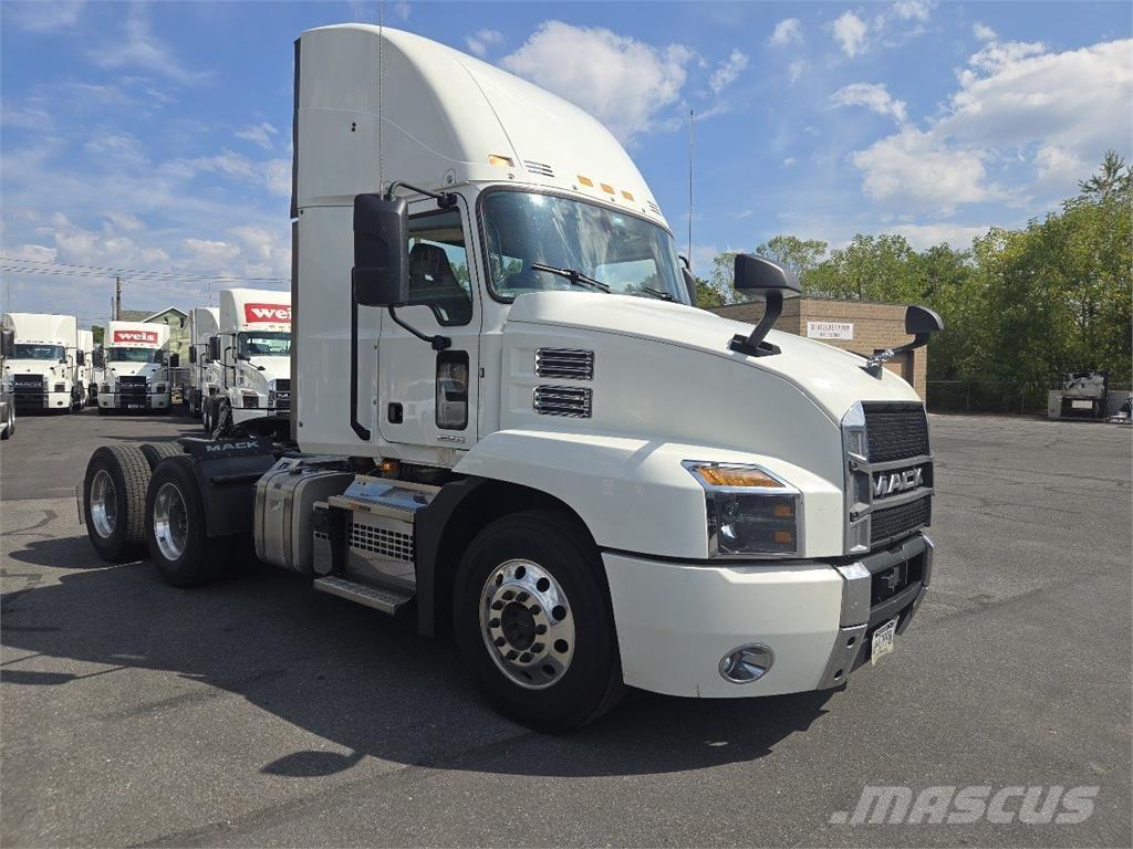 Mack AN64T 曳引機組件