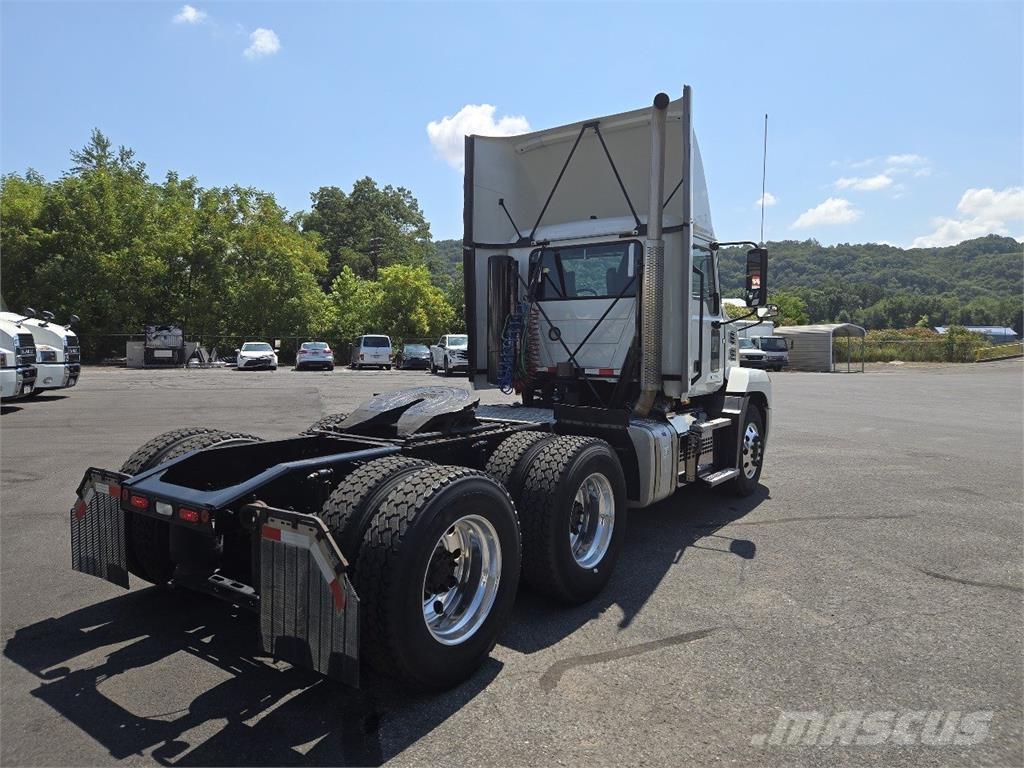 Mack AN64T 曳引機組件