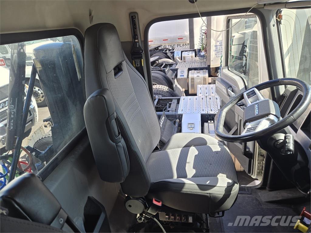 Mack AN64T 曳引機組件