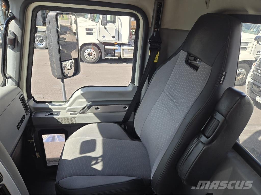 Mack AN64T 曳引機組件