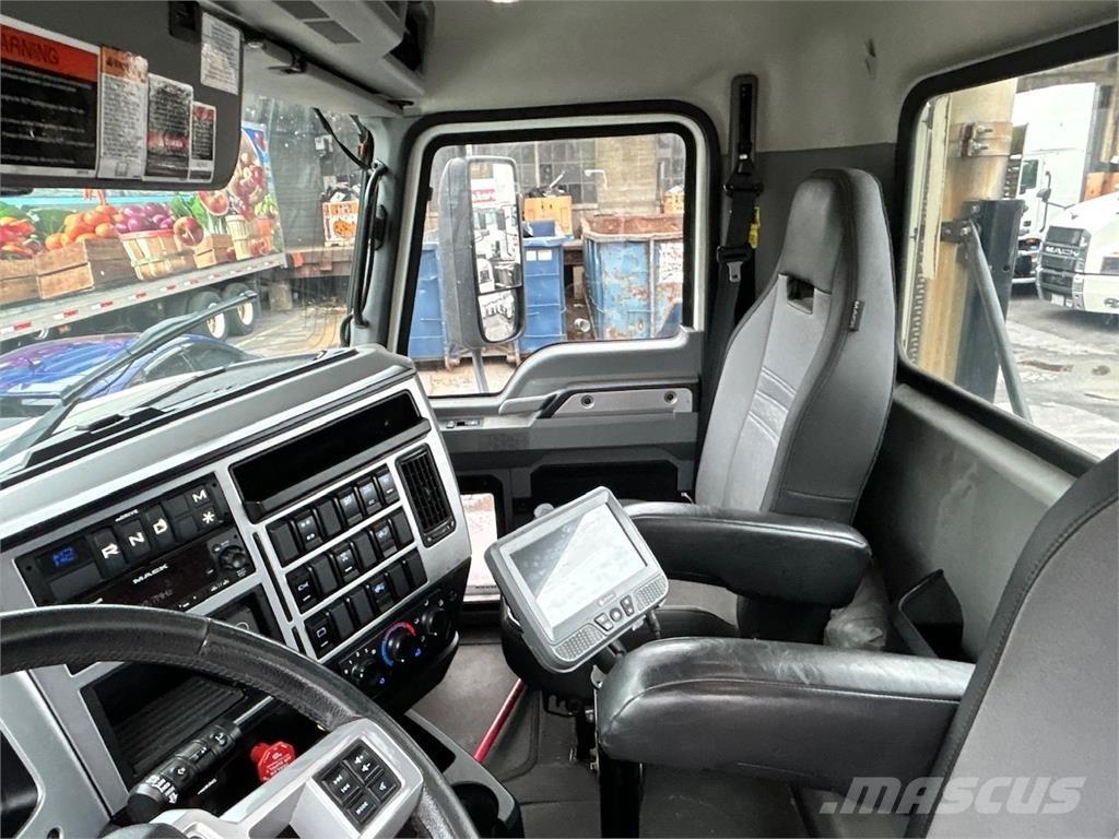 Mack AN64T 曳引機組件