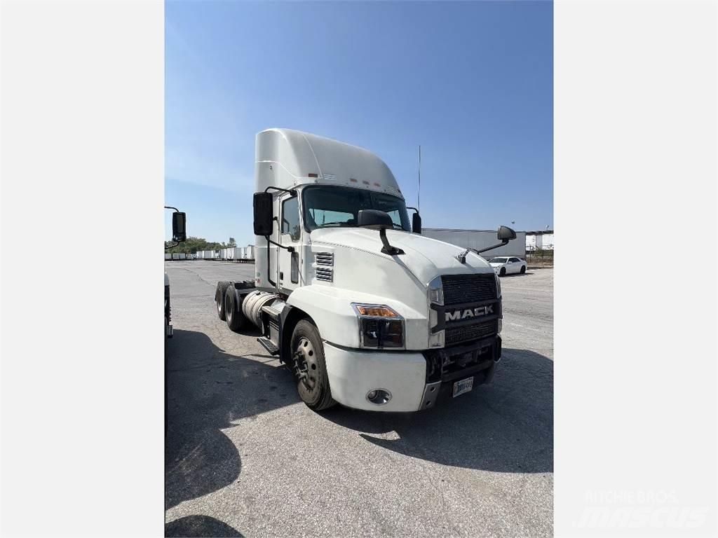 Mack Anthem AN64T 曳引機組件