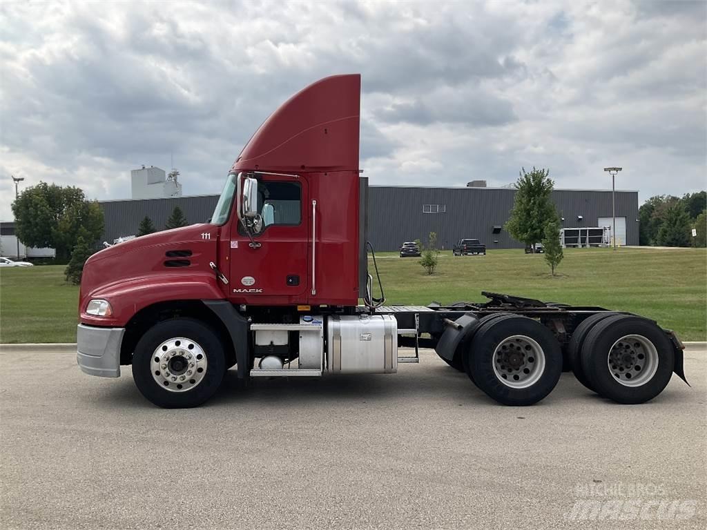 Mack CXU613 其他貨車