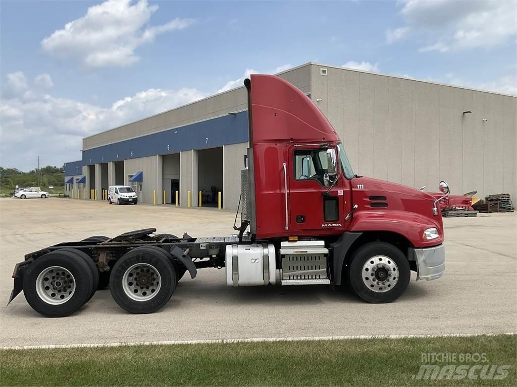 Mack CXU613 其他貨車