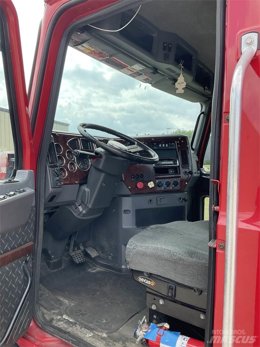 Mack CXU613 其他貨車