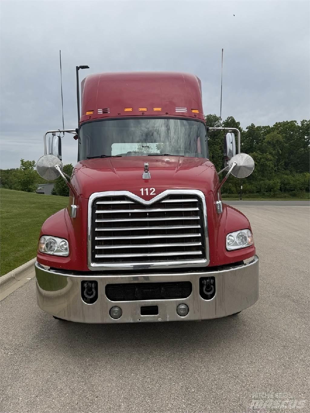 Mack CXU613 曳引機組件