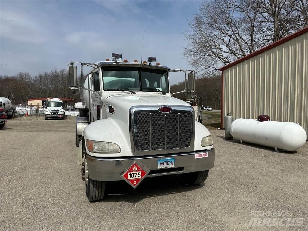 Peterbilt 335 其他貨車