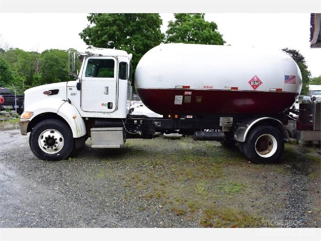 Peterbilt 335 其他貨車