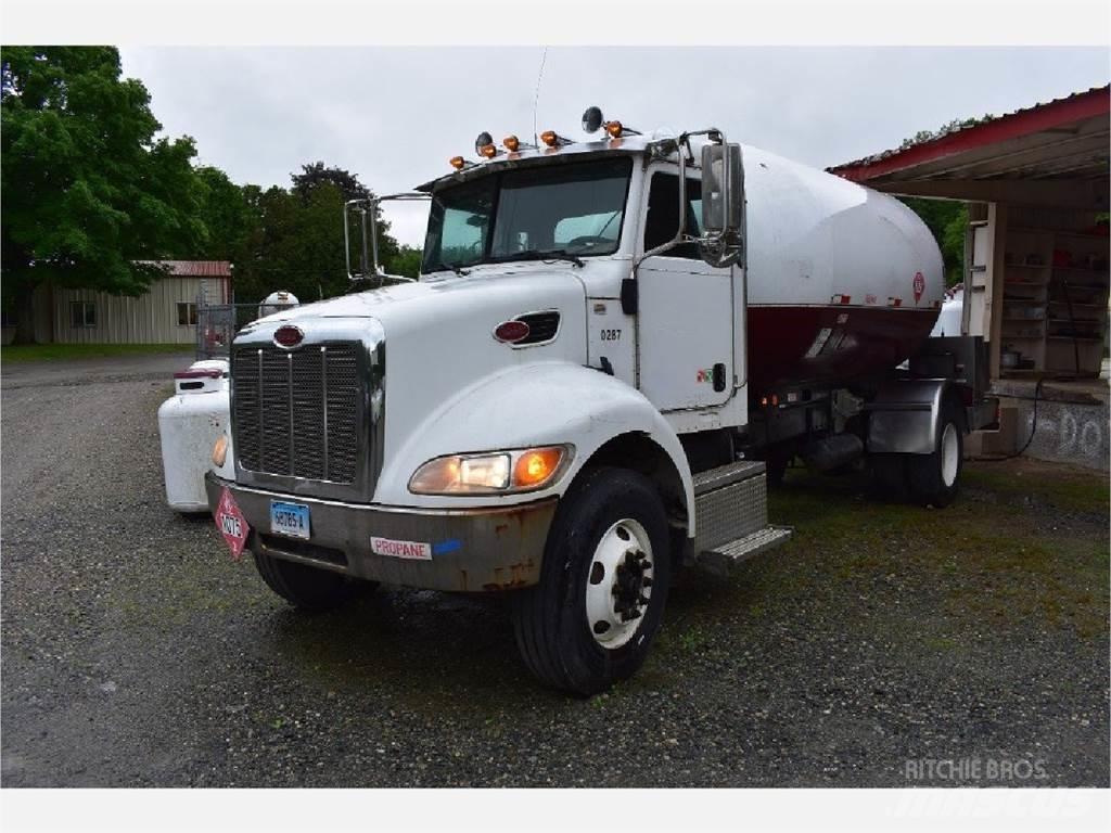Peterbilt 335 其他貨車