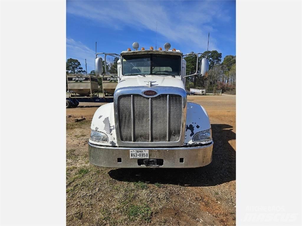 Peterbilt 384 曳引機組件